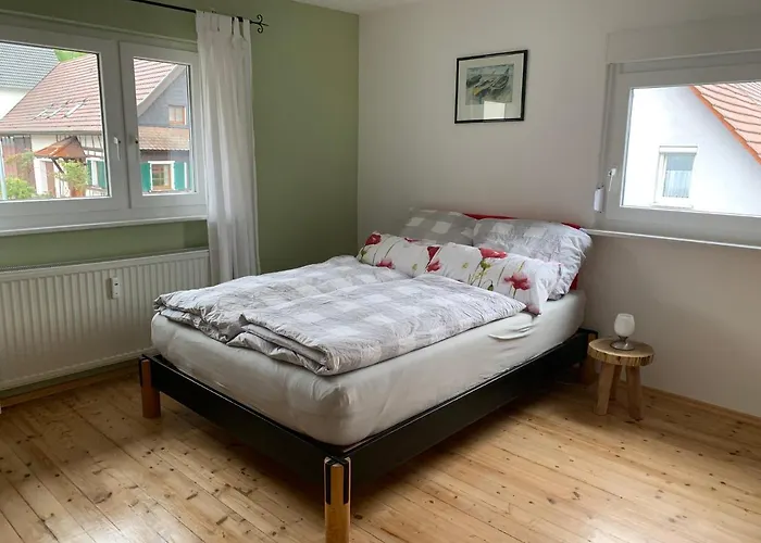 Schwarzwaldmarie * 布尔