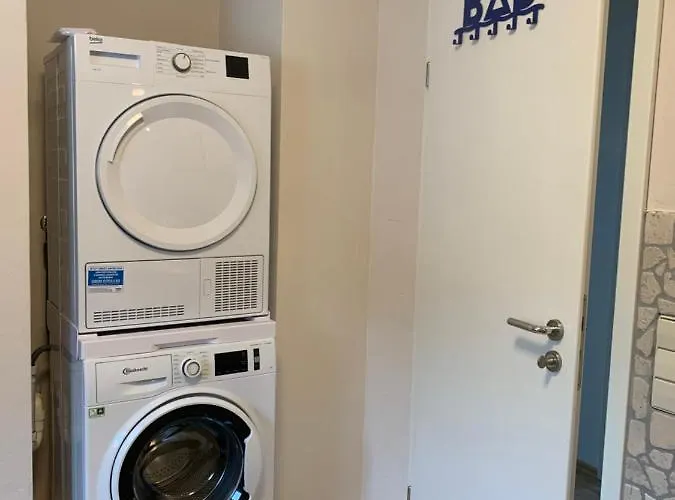 Schwarzwaldmarie * 布尔